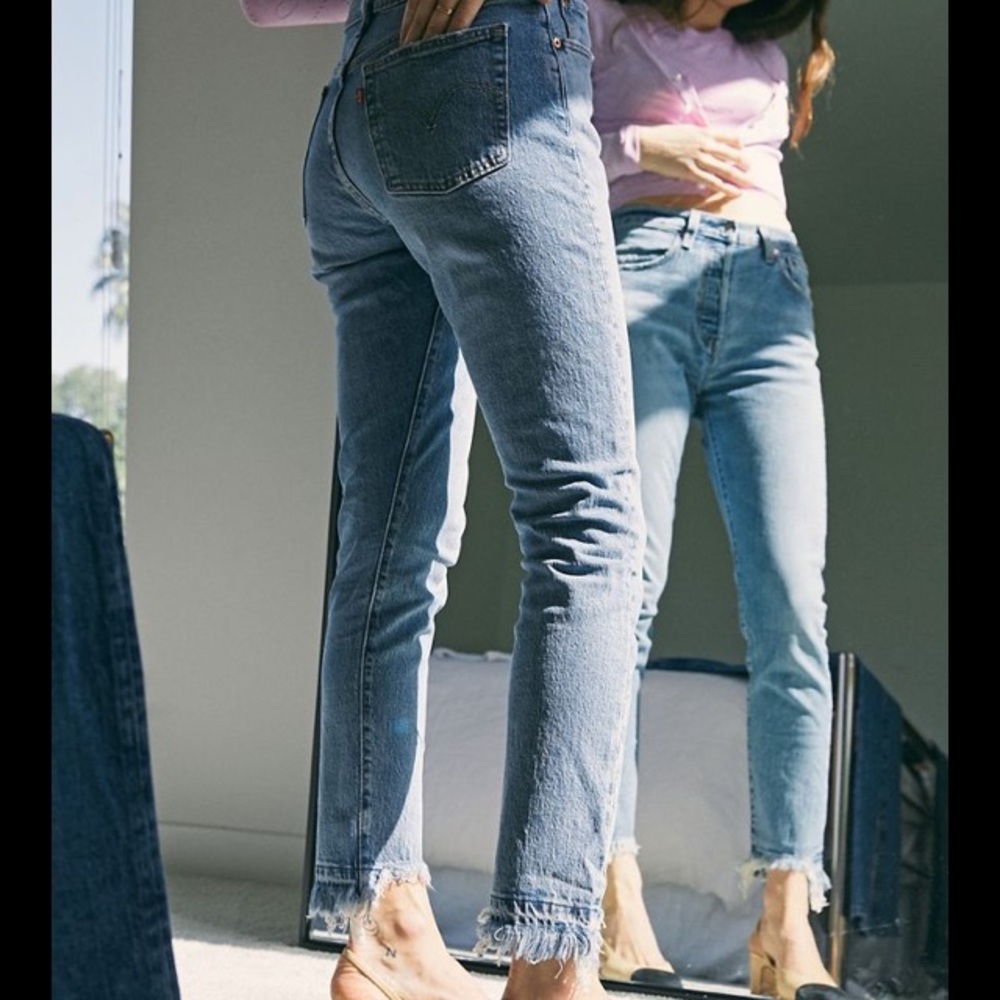 NWOT Levi’s 501 S Skinny Jeans with Distressed Hem